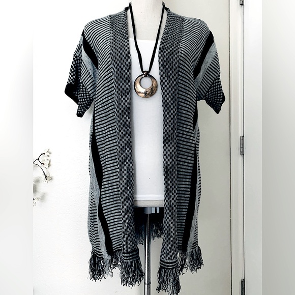 Open Striped Cardigan w/ Fringe Hem - NWT - Picture 3 of 13